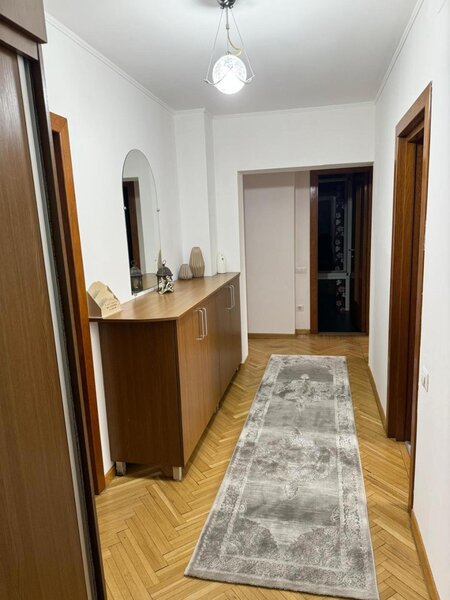 Calea Calarasi Apartament 3 camere decomandat Universitatea Hyperion!